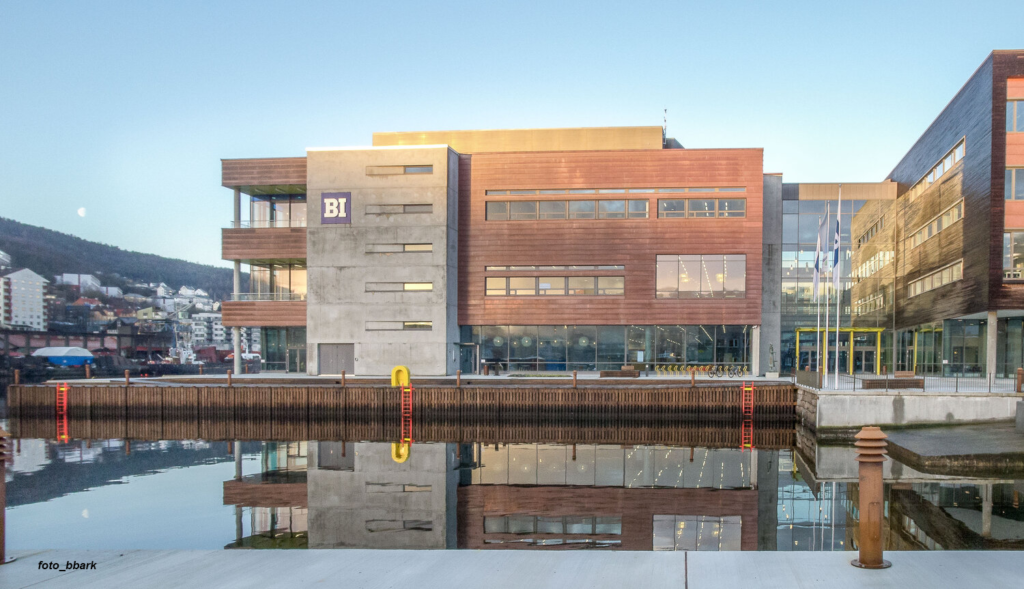 Bilde av bygget på Marineholmen hvor Handelshøyskolen BI Bergen holder til