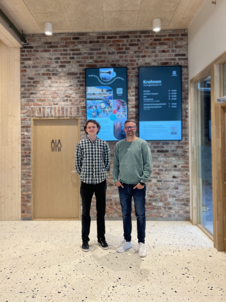 Bilde av intern Jone Fagerbakke Tesdal og prosjektleder digitalisering Bård Bøge i GC Rieber Eiendom.